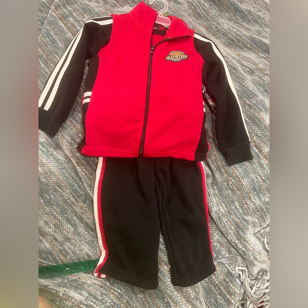Boys Size 4 - Sweatsuit 3 piece set. Long Sleeve Sweatshirt, Sweatpants, & Vest.